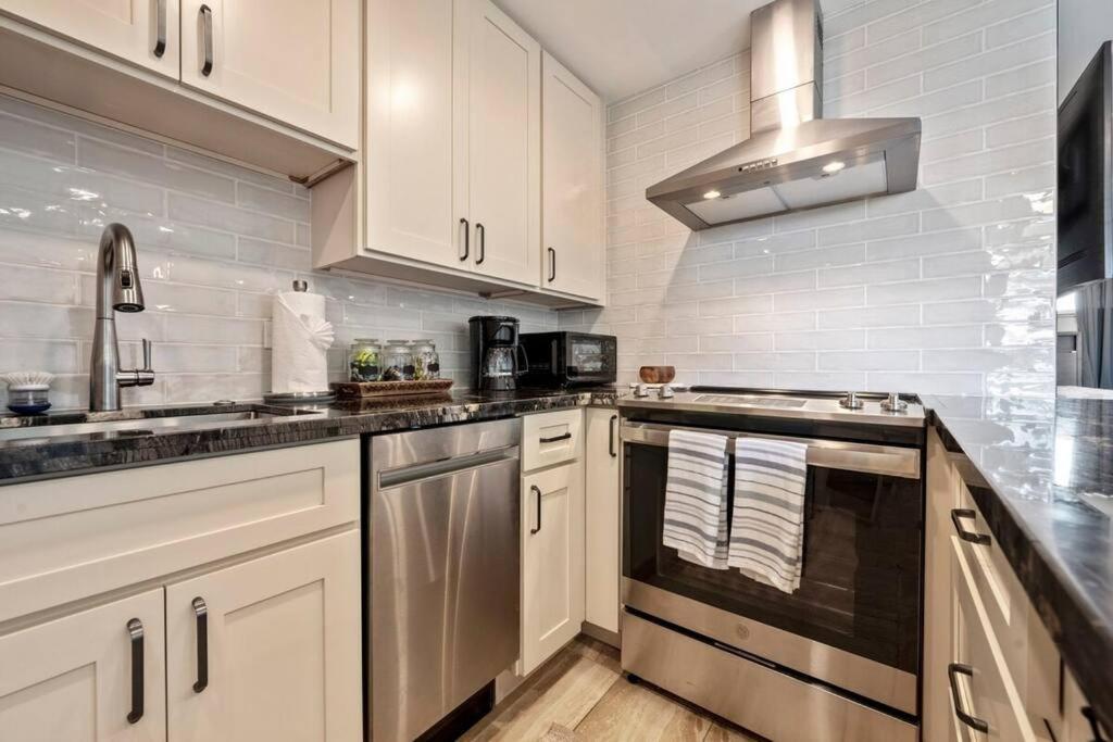 Appartement Hale Ono Loa 403- Top Floor, Ocean View, & Complete Modern Remodel à Kahana Extérieur photo
