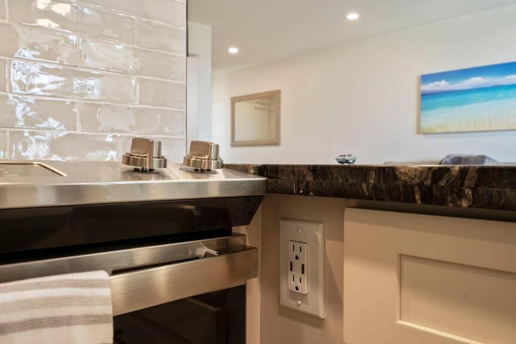 Appartement Hale Ono Loa 403- Top Floor, Ocean View, & Complete Modern Remodel à Kahana Extérieur photo